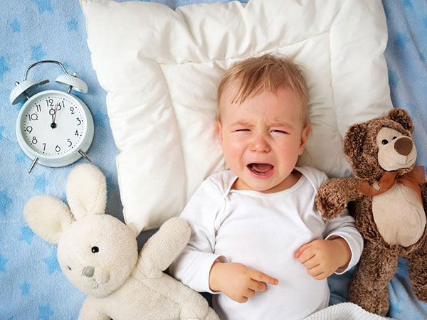 Trẻ cứ 12h đêm la khóc- Ba mẹ nên xử lý như thế nào cho hiệu quả?