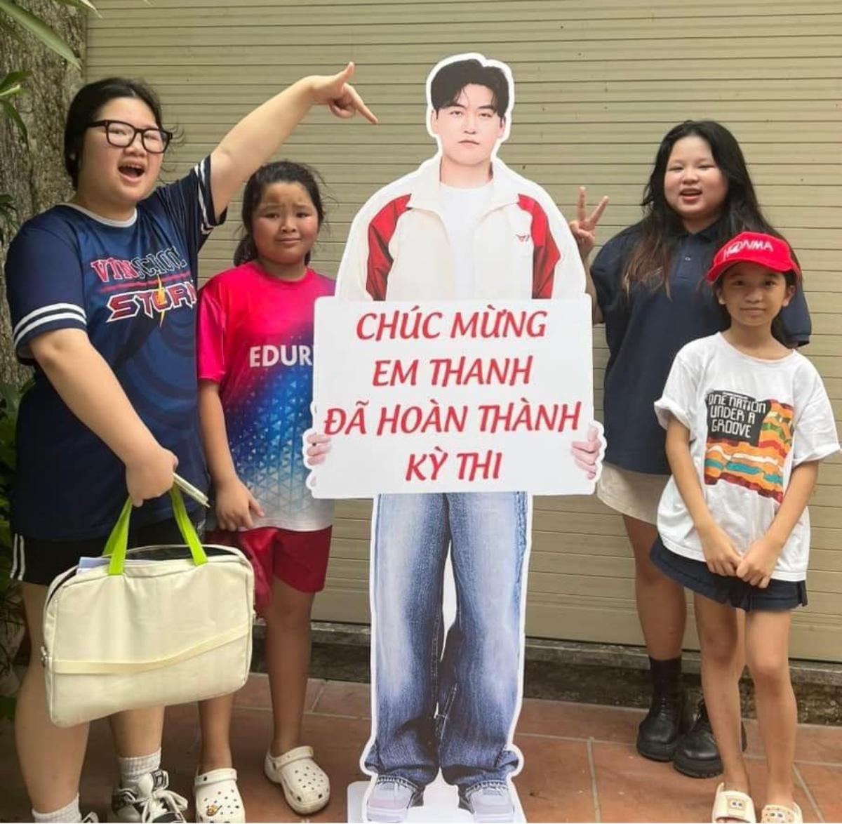 standee hình người sự kiện