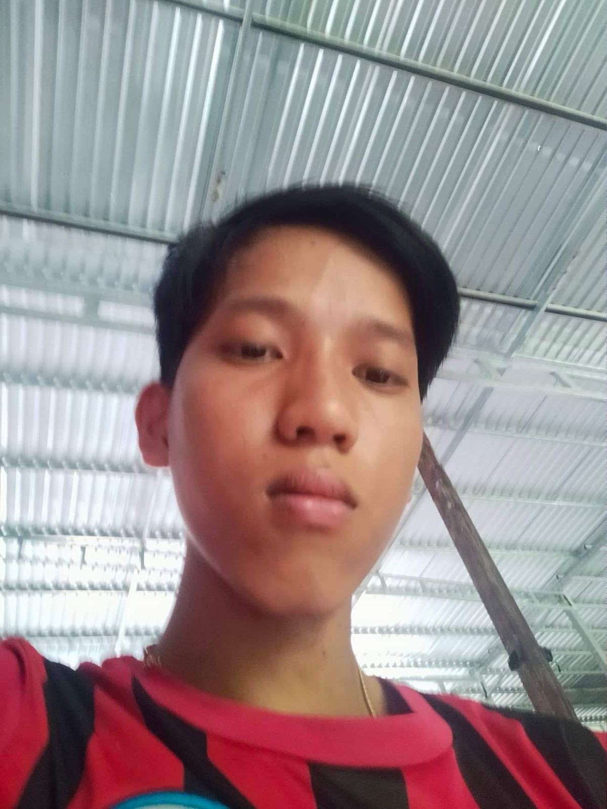 Đăng xong tấm này, bạn bè out group hàng loạt