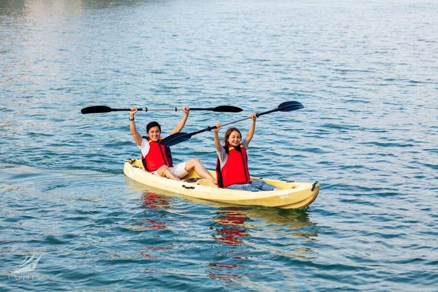 Chèo thyền kayak trên Vịnh Lan Hạ