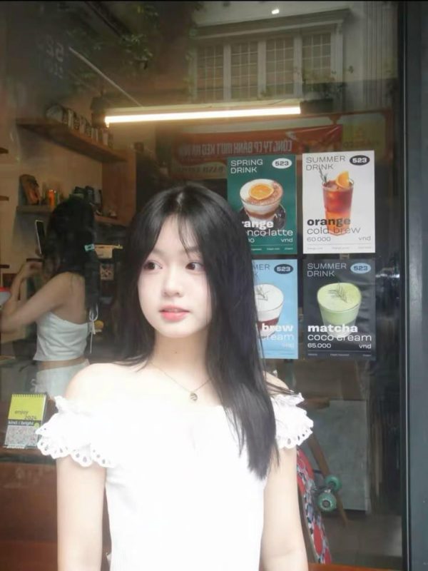 Ảnh gái xinh 2k7 – Bộ sưu tập hình ảnh cute, che mặt và đeo kính