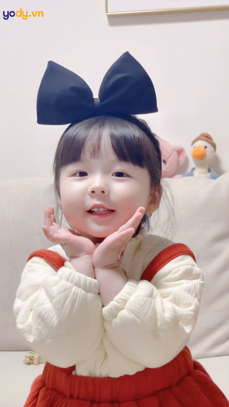 Ảnh đại diện hài hước cho người yêu con nít đáng yêu