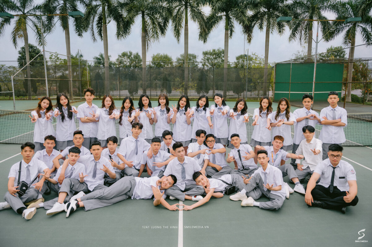 Xếp hình chụp ảnh kỷ yếu