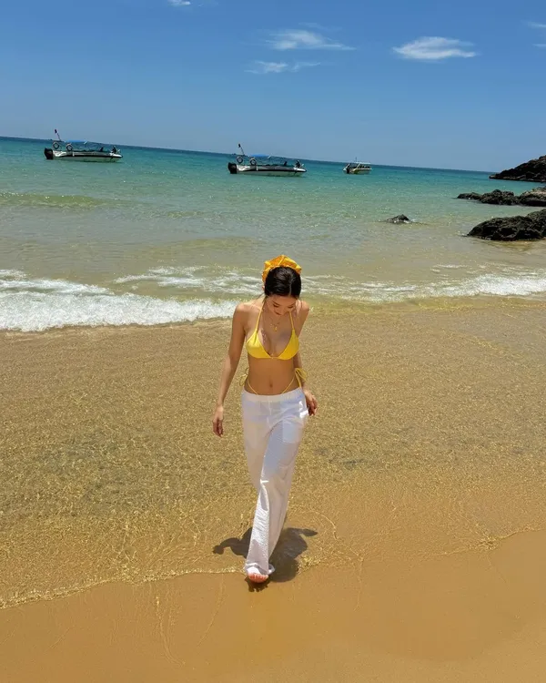 Hình mẫu quyến rũ hiện đại của Lê Thị Khánh Huyền