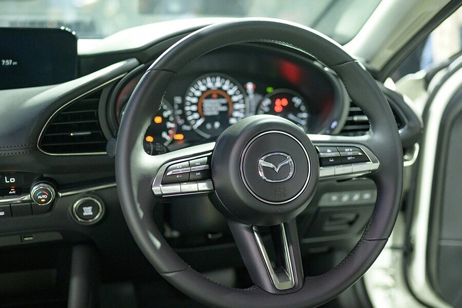 Mazda 3 Luxury 2025 - Hình 14