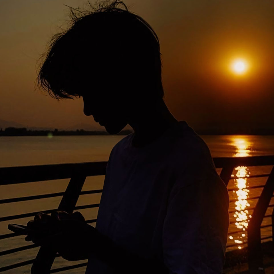 anh buon nam chat 960px 960px avatar 11