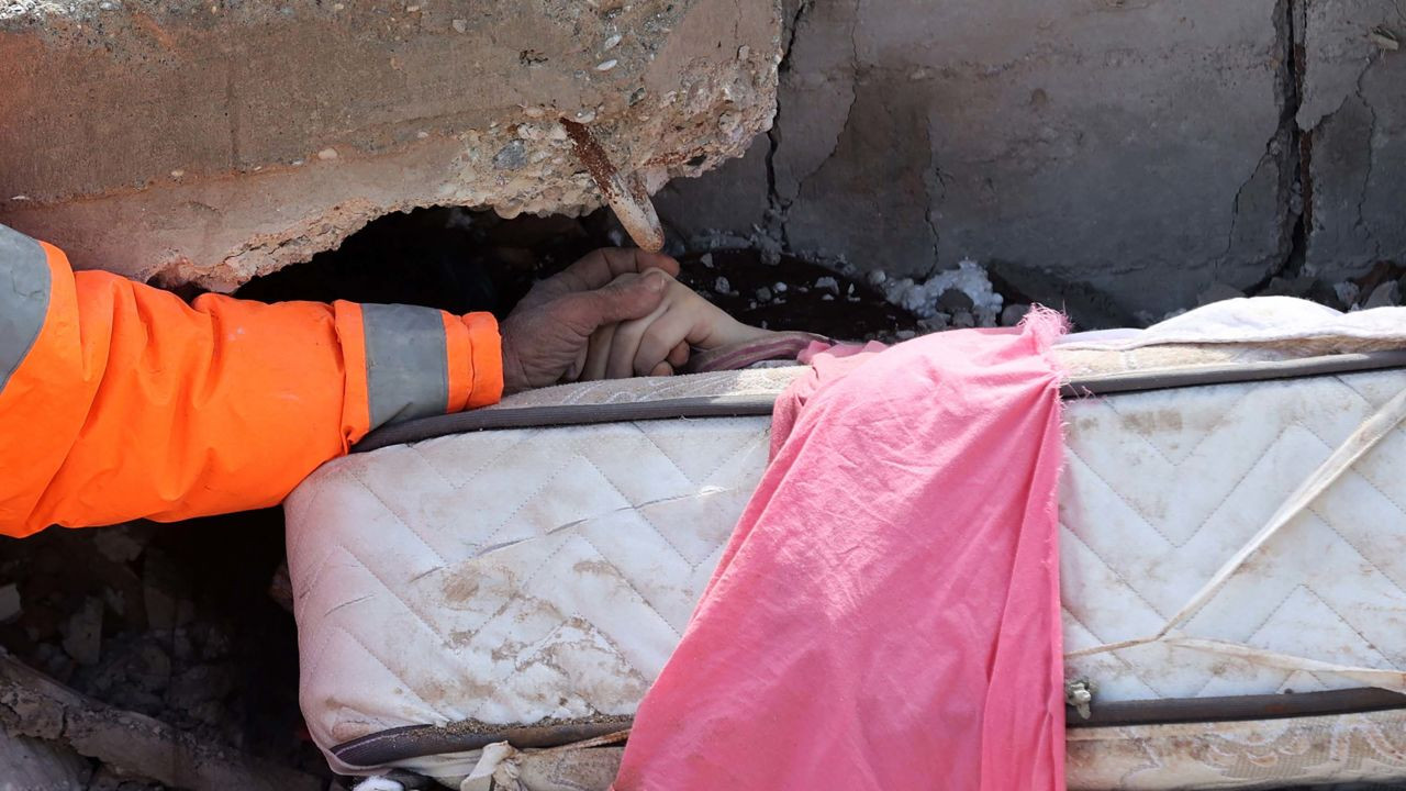 Chân dung phóng viên Adem Altan. (Ảnh: AFP/Getty Images)