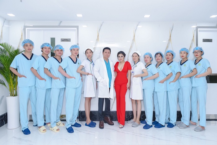 Ảnh ngực chảy xệ