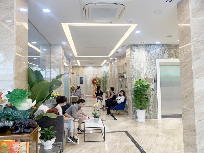 Ảnh ngực chảy xệ