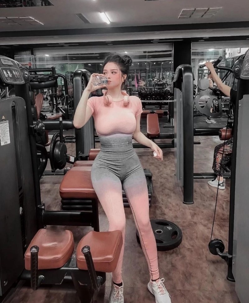 Gái xinh mu to