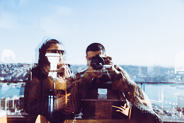 20+ Tip Chụp Ảnh Đôi - selfie với gương