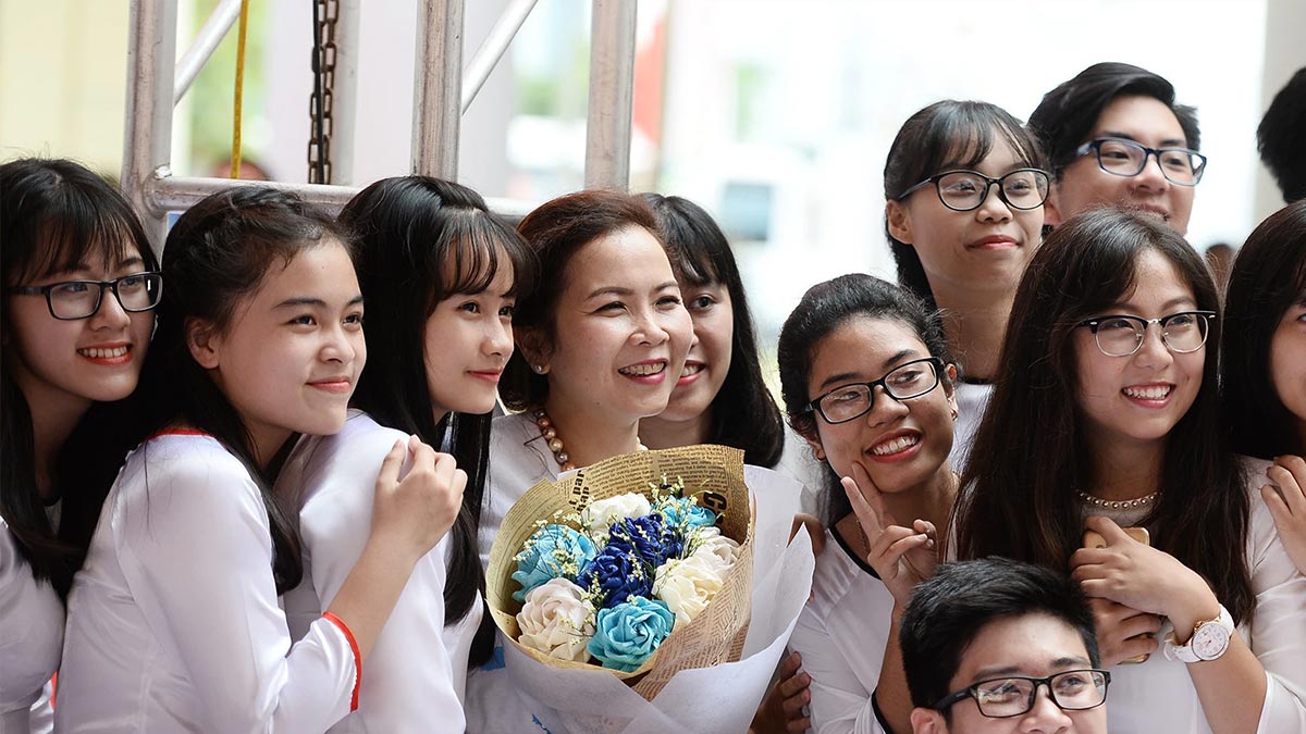 Thơ 4 câu về thầy cô ngắn Nhớ mãi tình thầy