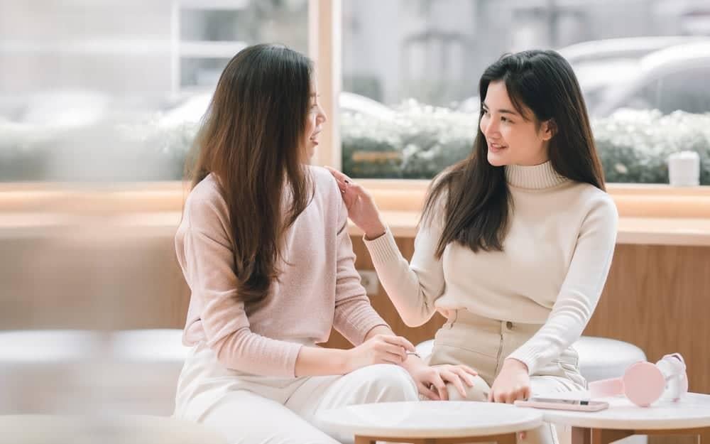 tìm ai đó để trò chuyện