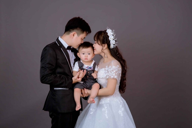 chup anh gia dinh 3 nguoi dep