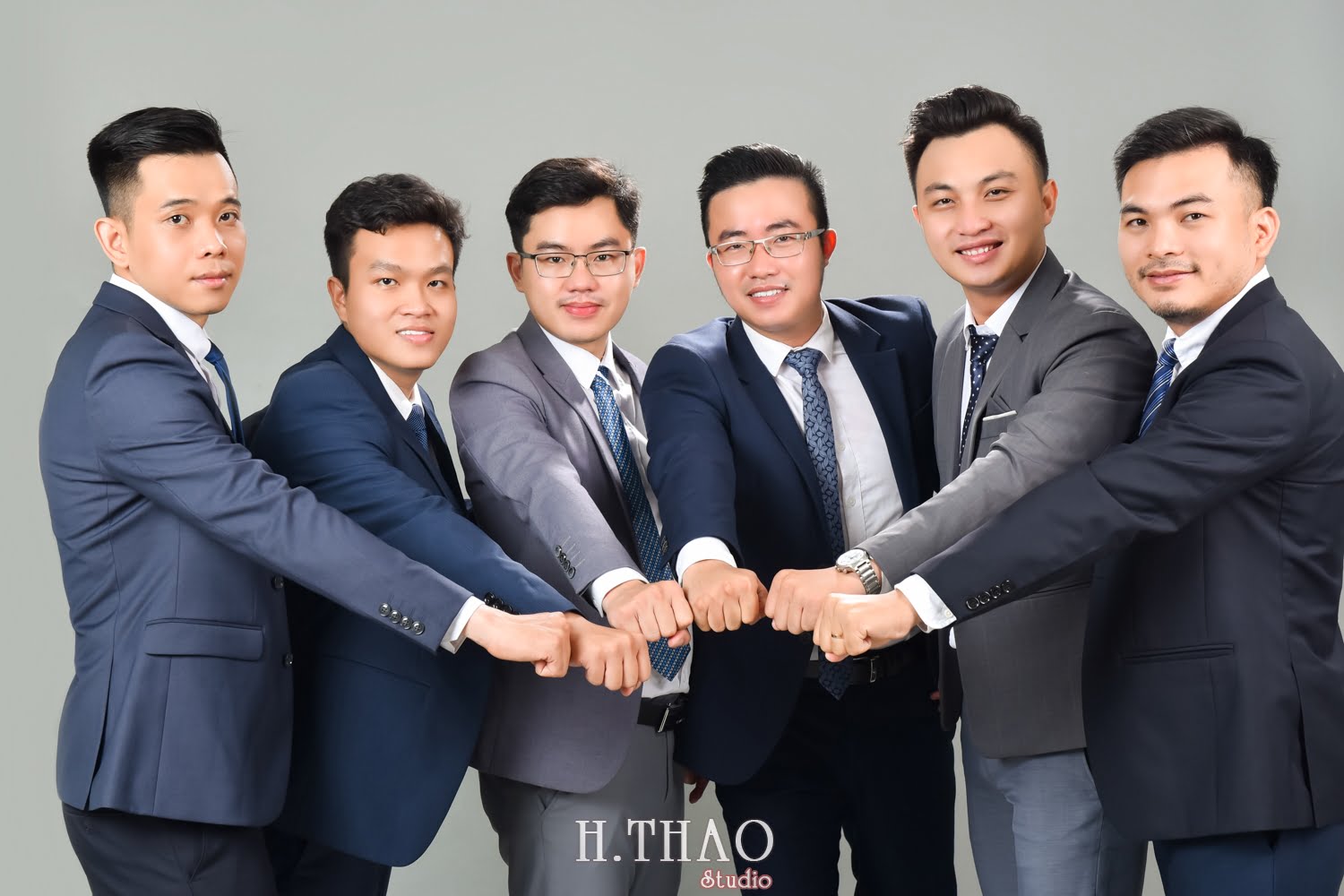 Anh profile cong ty 13 - Dịch vụ chụp ảnh công sở đẹp, chuyên nghiệp tại TPHCM - HThao Studio