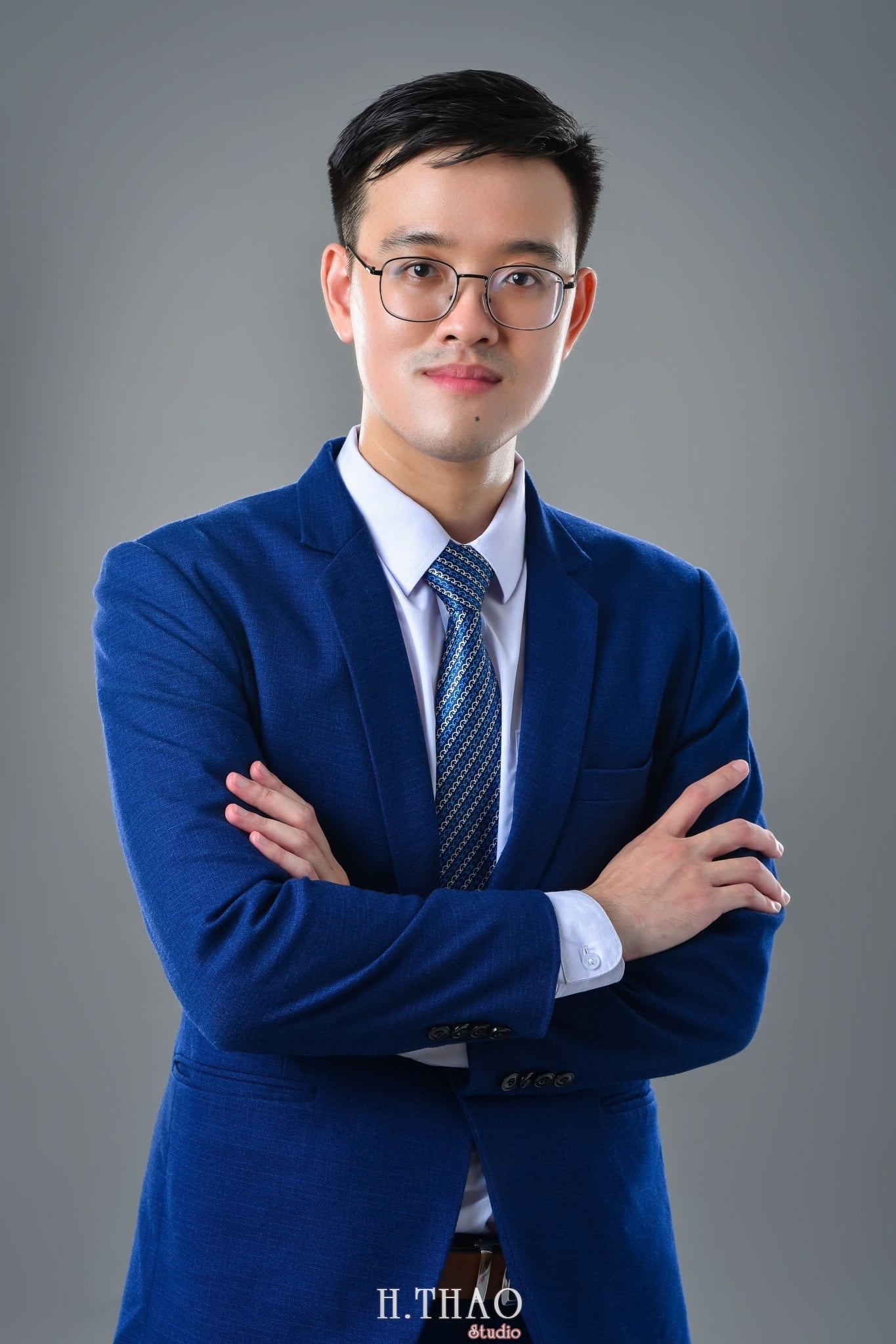 Anh cong so 1 min - Dịch vụ chụp ảnh công sở đẹp, chuyên nghiệp tại TPHCM - HThao Studio