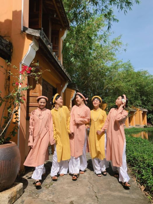Gió và nắng cùng viết nên bài thơ đẹp