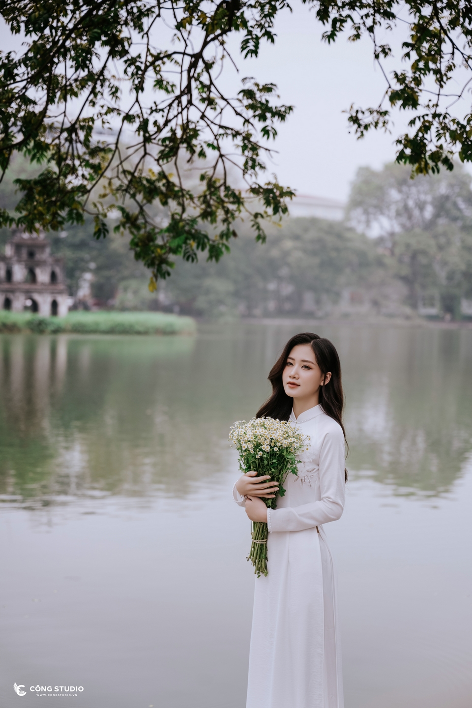 Mọi thứ tan biến, chỉ còn lại mình bên nhau