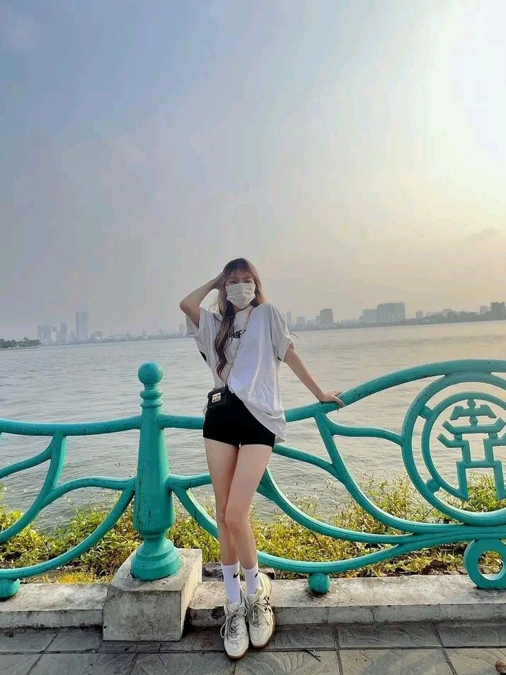 Giữa dòng đời, có nhau là bình yên nhất