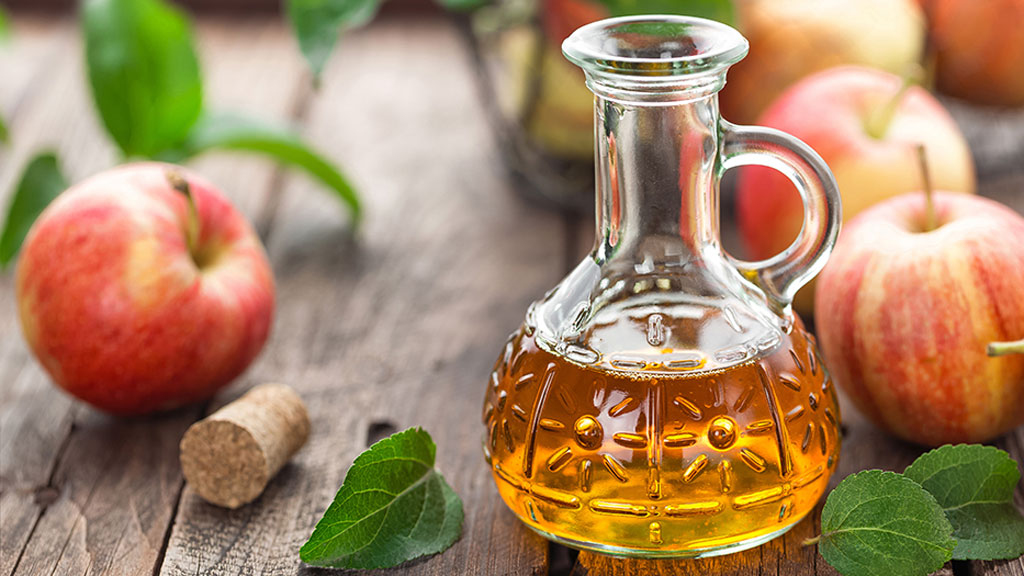 Dùng giấm táo để tiêu diệt con lăng quăng