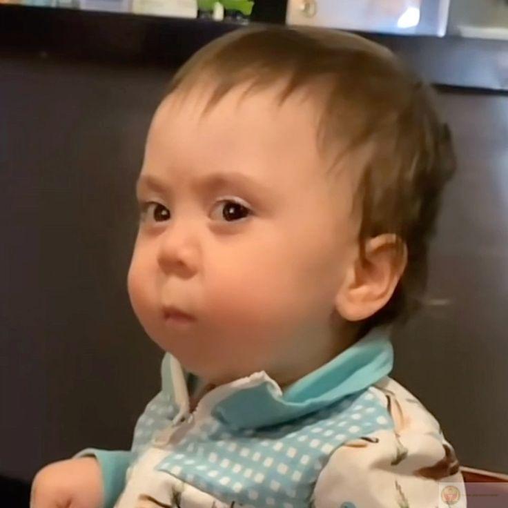 Meme khinh bỉ tạo sự độc đáo khi kết hợp cùng những dòng chữ chế sáng tạo