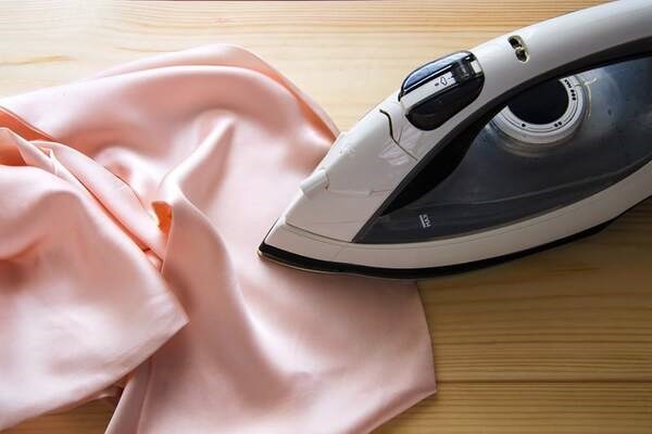 Vải lụa là gì? Có mấy loại, ưu/nhược điểm và cách phân biệt vải lụa