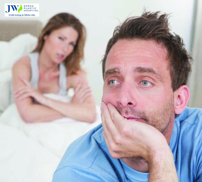 Đàn ông thích phụ nữ mông to hay ngực to?