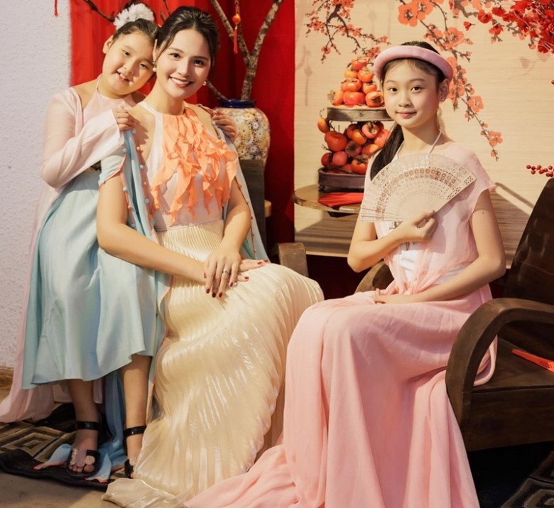 Hoa hậu Hương Giang sinh 2 con gái xinh đẹp với chồng Trung Quốc, 1 bé giống bố 1 bé giống mẹ - 5