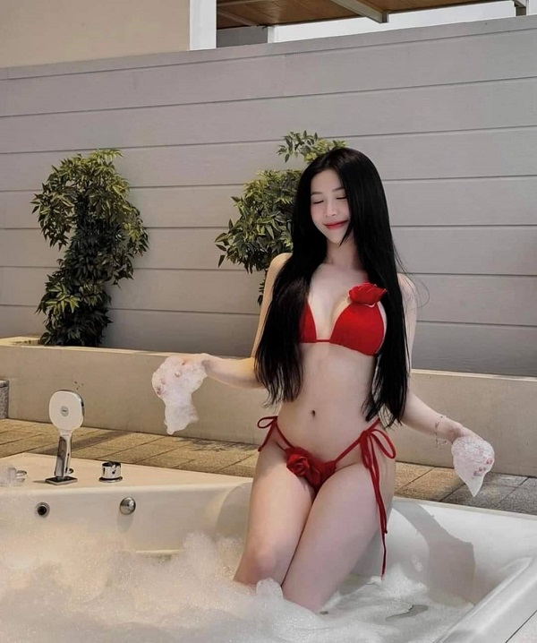 Gái xinh diện bikini gợi cảm