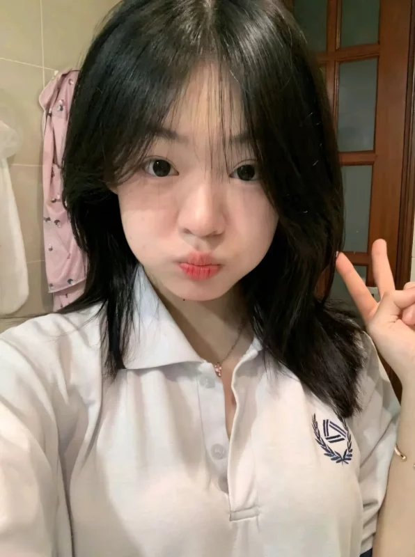 55+ Ảnh Gái Bình Thường Mặt Mộc, Che Mặt, Selfie Đẹp Mê Ly