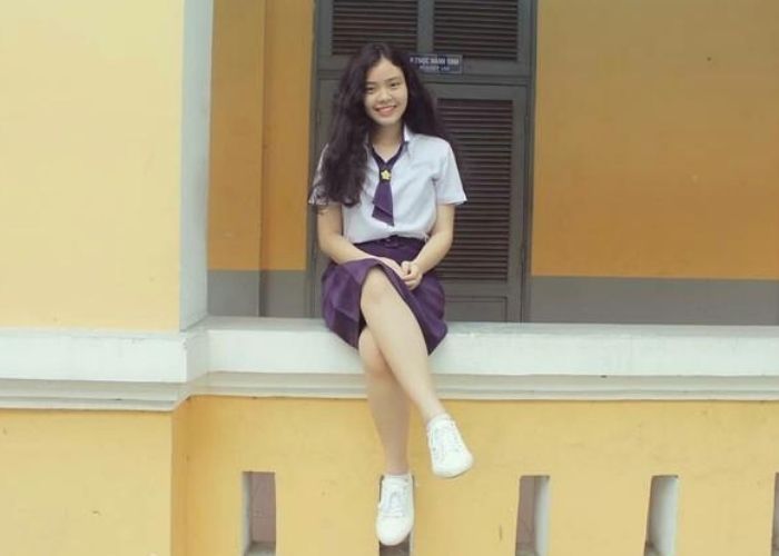 Nữ sinh rạng rỡ trong trang phục trường THPT Nguyễn Thị Minh Khai