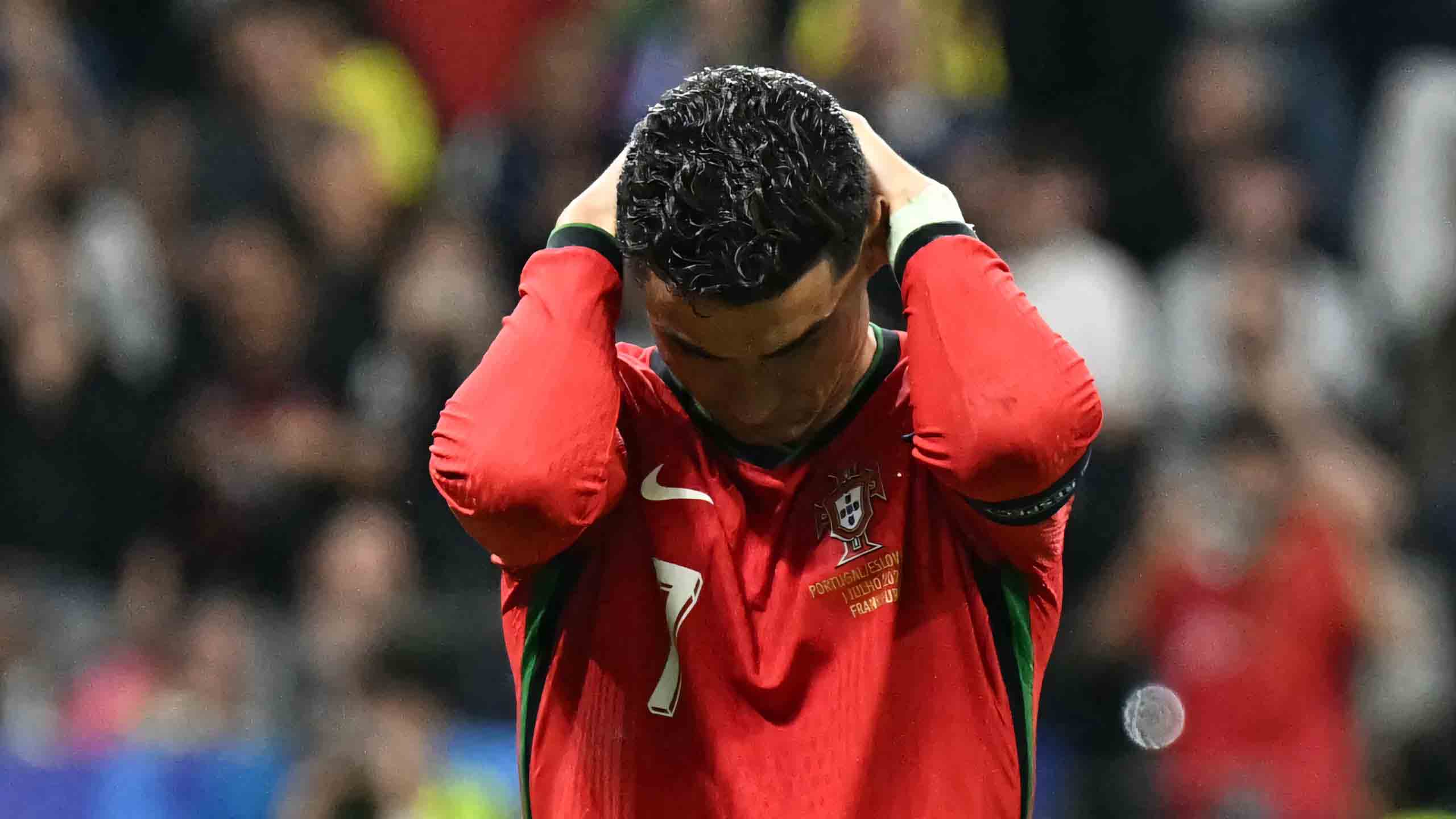 anh ronaldo khoc euro 2024 2560px 1440px 2k 2