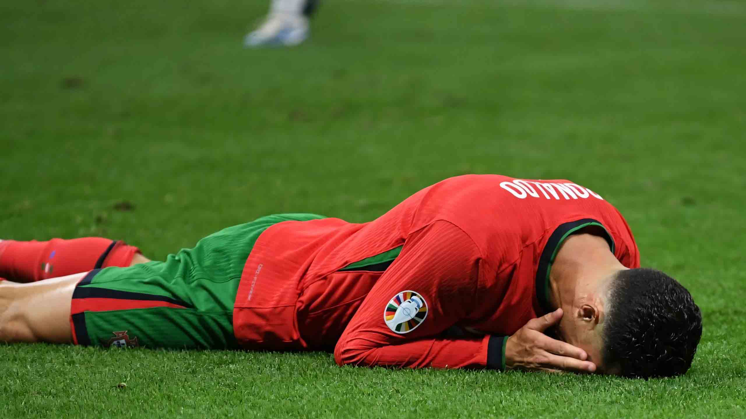 anh ronaldo khoc euro 2024 2560px 1440px 2k 8