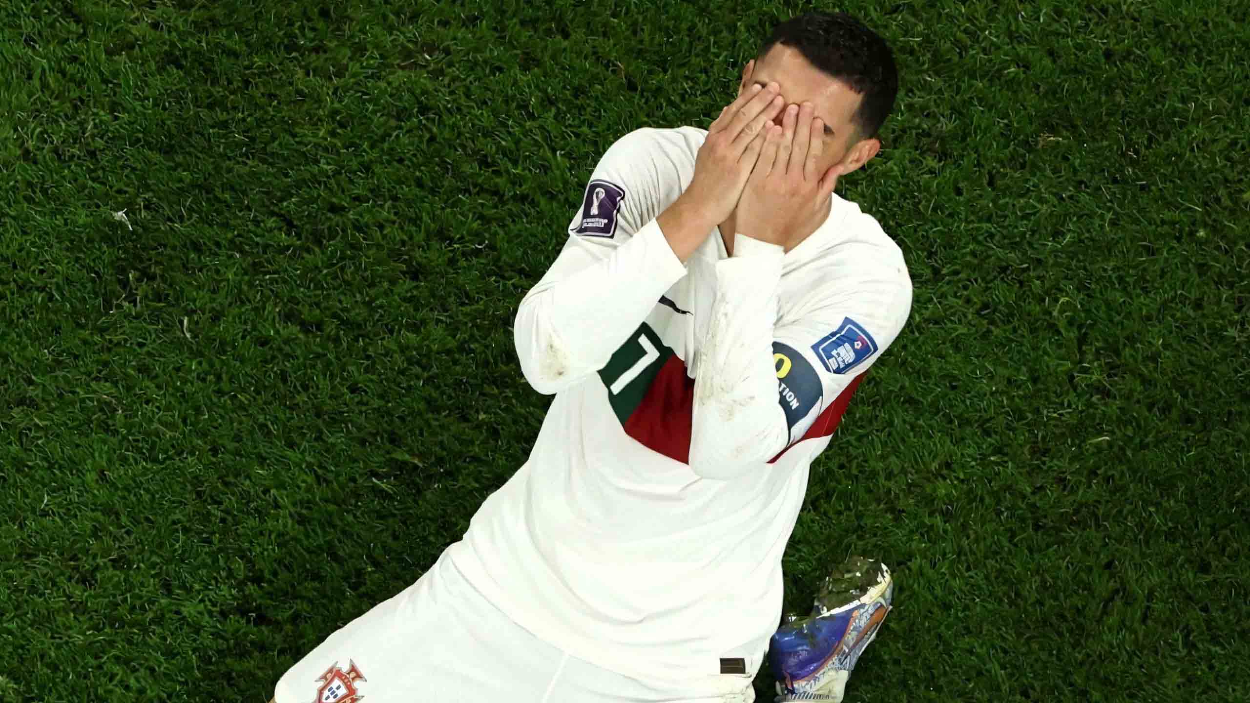 anh ronaldo khoc world cup 2022 2560px 1440px 2k 7