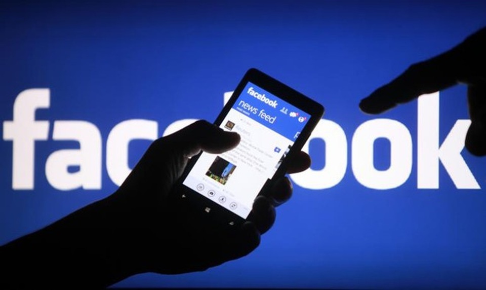 Đăng ảnh tập thể lên Facebook mà có người không đồng ý thì có vi phạm? - 2