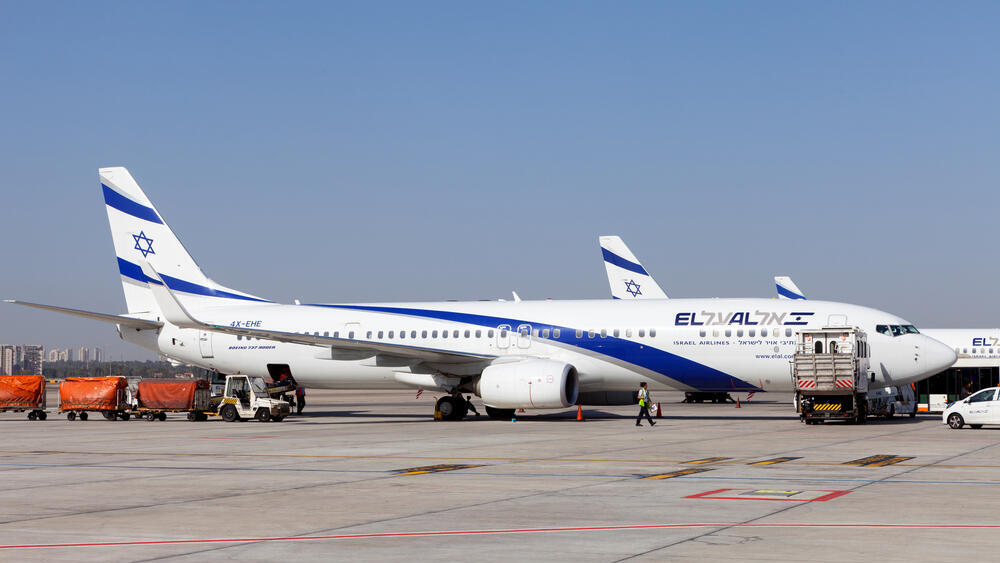 Hi hữu: Cậu bé Israel, 13 tuổi, lọt qua an ninh, trốn lên máy bay đi Mỹ