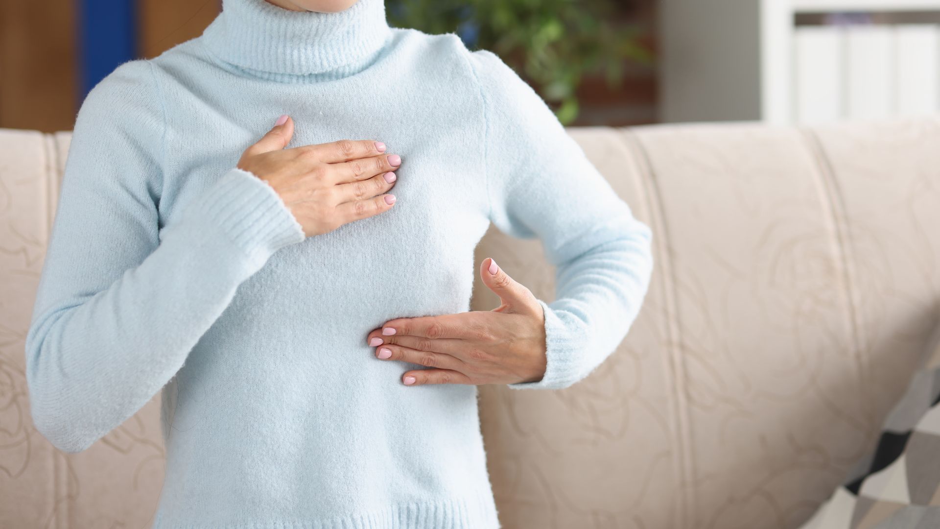Viêm tuyến vú có thể khiến cho quầng vú nổi hạt