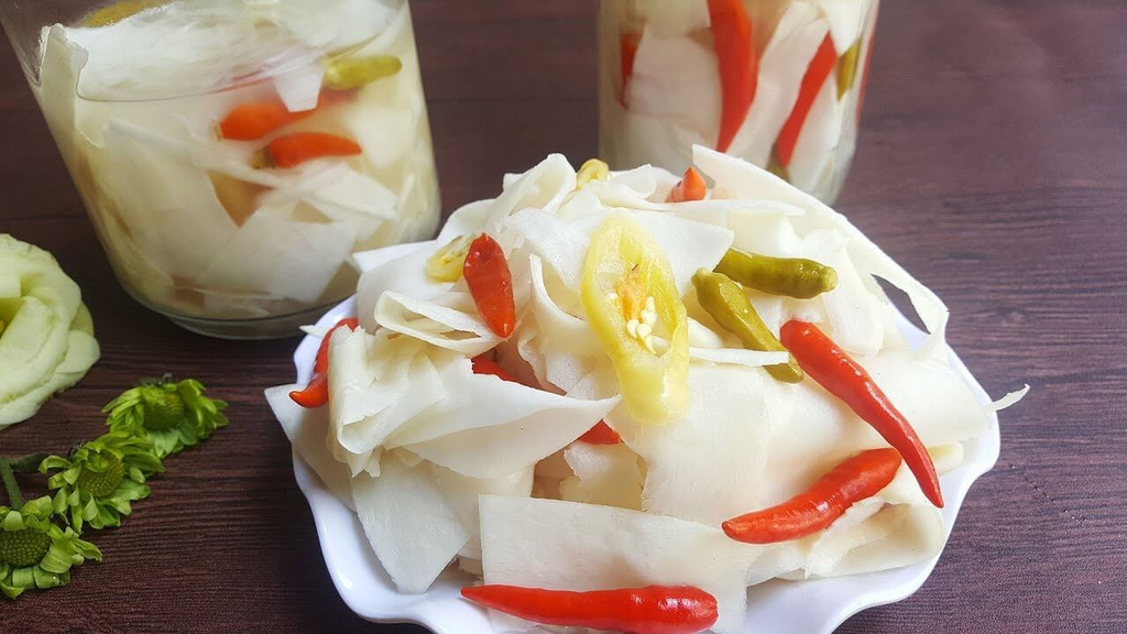 Hướng dẫn cách làm măng ngâm tỏi ớt ngon giòn đậm vị