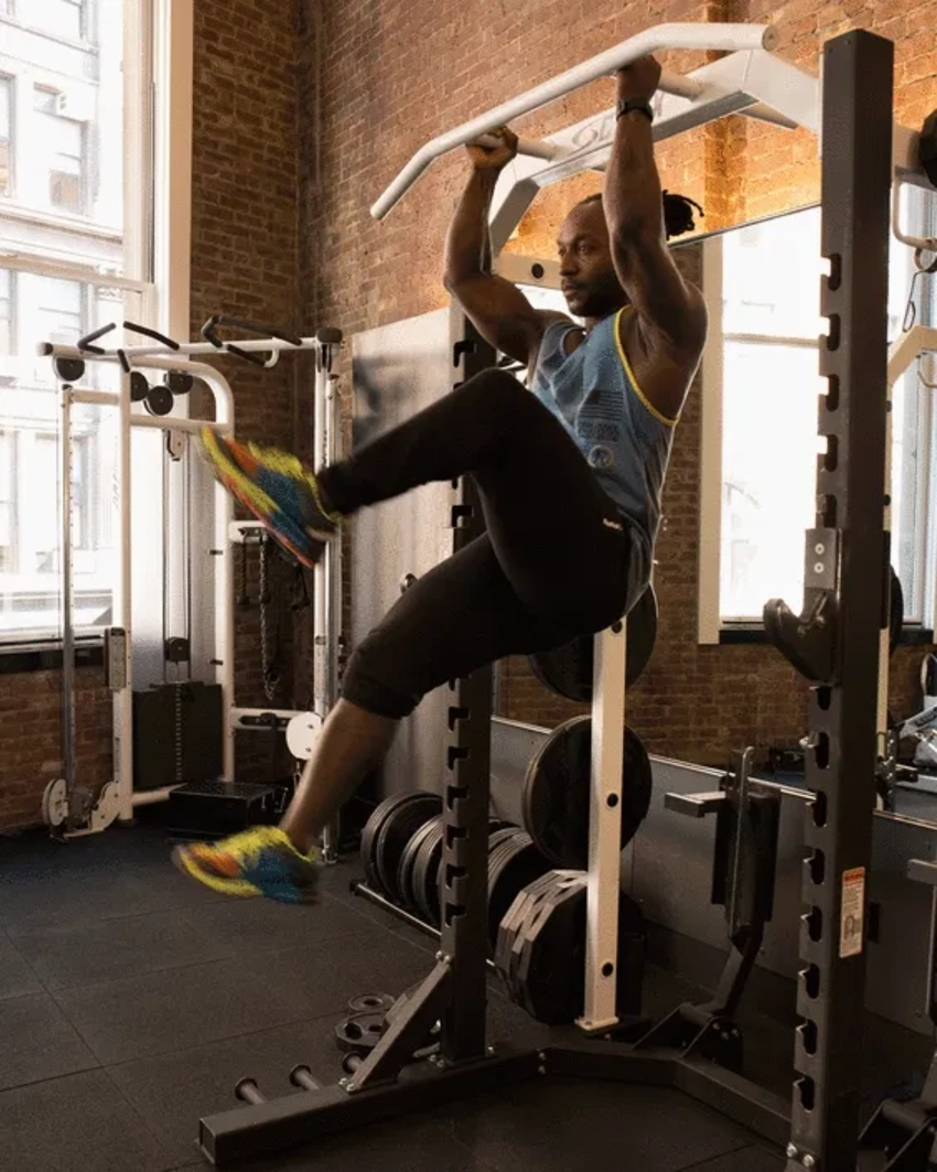 Mô phỏng động tác hanging knee raise