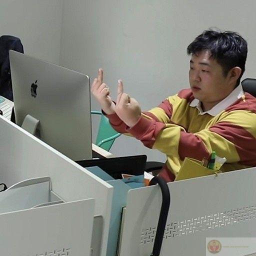Ngón tay thân thiện meme là sáng tạo hài hước biến sự