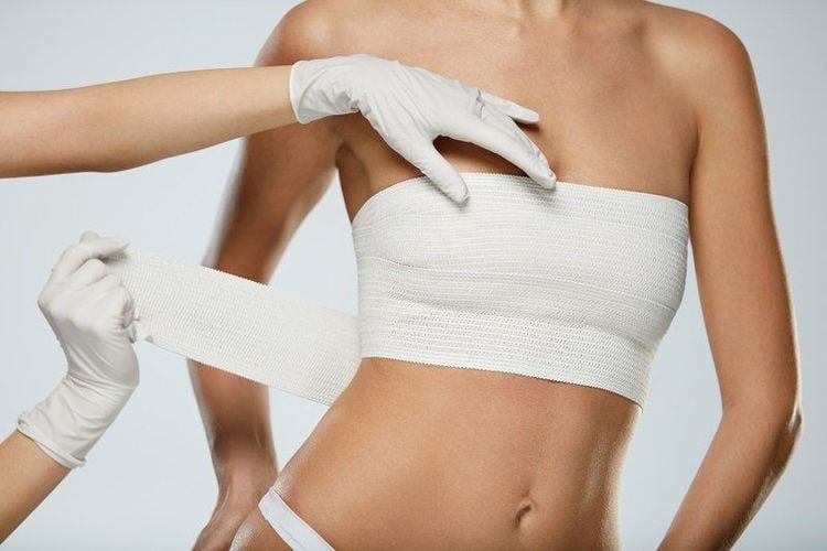 Nâng ngực bằng đường chân ngực và những điều cần biết