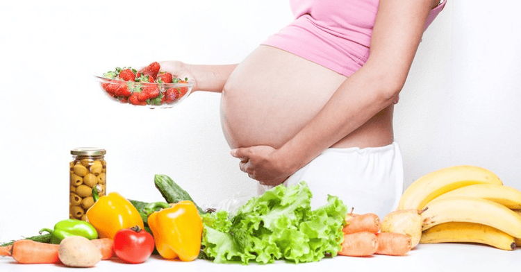 Chế độ ăn uốn hợp lý giúp cung cấp đủ dinh dưỡng cho cả mẹ và bé