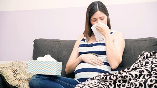 Bà bầu bị cảm cần lưu ý những gì để không ảnh hưởng thai nhi?