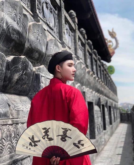 tạo dáng chụp ảnh tết cho nam 14