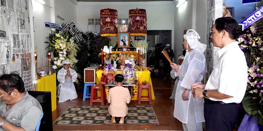 Lạy trả lễ trong đám tang – Nét đẹp của văn hóa Việt