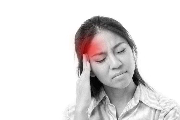 Người bệnh có thể gặp tình trạng đau đầu kèm theo