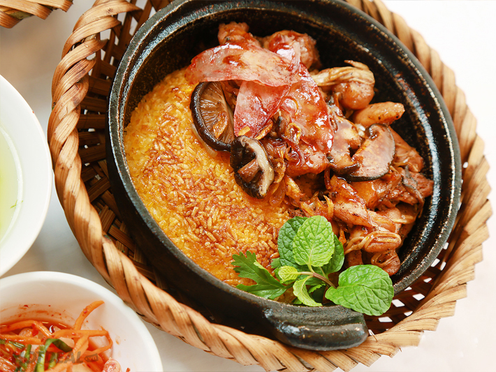 1 Suất Cơm Niêu Chuẩn Singapore Kèm Đồ Uống - Hệ Thống Cơm Niêu Kombo Danh Tiếng 12 Cơ Sở