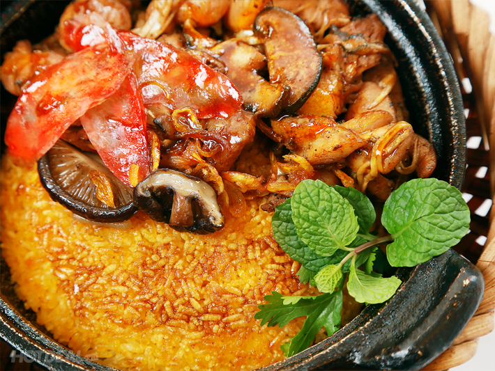 1 Suất Cơm Niêu Chuẩn Singapore Kèm Đồ Uống - Hệ Thống Cơm Niêu Kombo Danh Tiếng 12 Cơ Sở