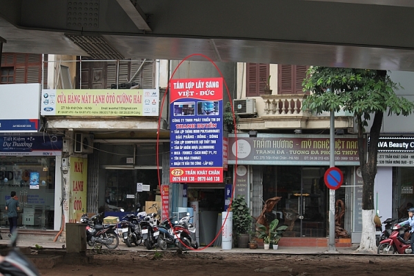 hang loat ngoi nha xay vuot tang meo mo ky di tren pho tran khat chan