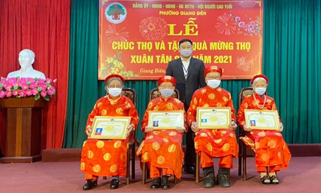 Bao nhiêu tuổi thì được mừng thọ? Mức tiền mừng thọ 2026